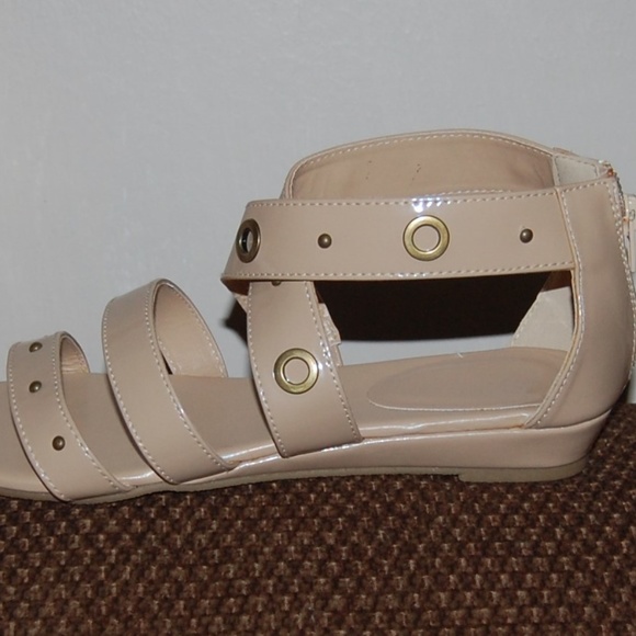 Sandal - Picture 3 of 3